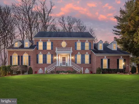 9703 Brookstone Ln, Vienna, VA 22182