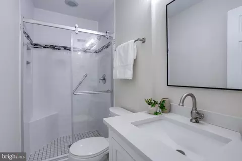 7814 Lake Pleasant Dr, Springfield, VA 22153 photo 27