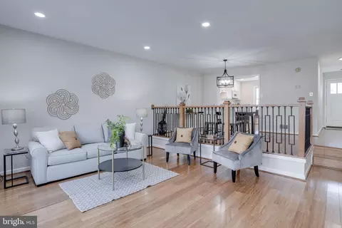 7814 Lake Pleasant Dr, Springfield, VA 22153 photo 3