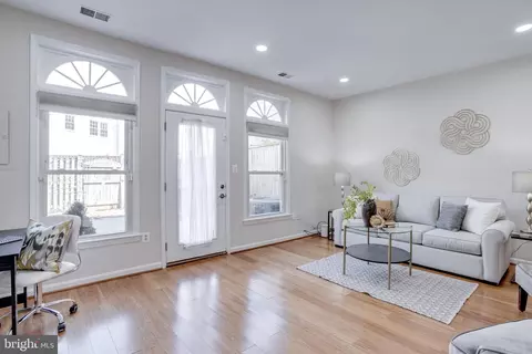 7814 Lake Pleasant Dr, Springfield, VA 22153 photo 6