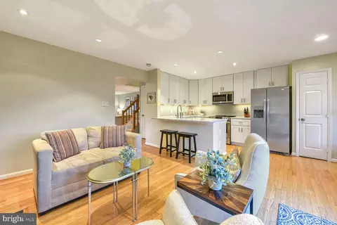 1642 Oak Spring Way, Reston, VA 20190 photo 7