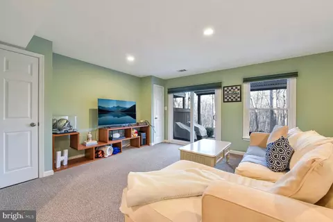 1642 Oak Spring Way, Reston, VA 20190 photo 23