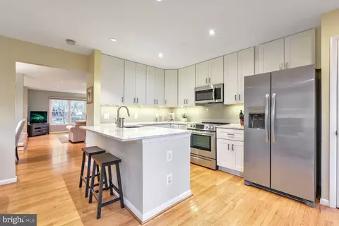 1642 Oak Spring Way, Reston, VA 20190 photo 11