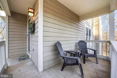 1642 Oak Spring Way, Reston, VA 20190 photo 2