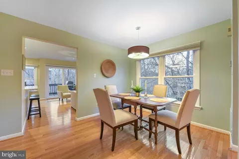 1642 Oak Spring Way, Reston, VA 20190 photo 5