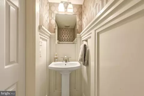 1642 Oak Spring Way, Reston, VA 20190 photo 14
