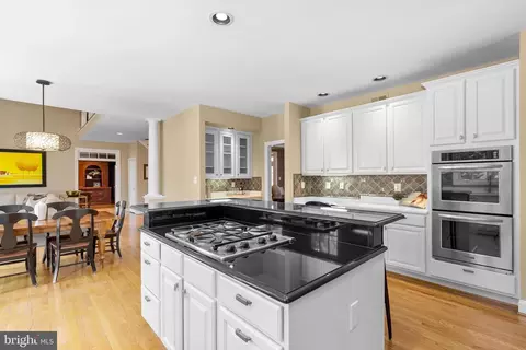 1584 Highland Glen Pl, Mclean, VA 22101 photo 8