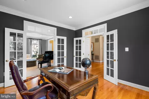 1584 Highland Glen Pl, Mclean, VA 22101 photo 12