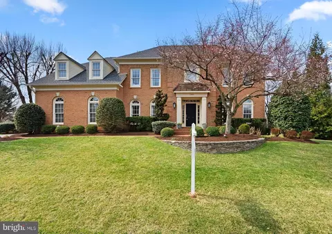 1584 Highland Glen Pl, Mclean, VA 22101