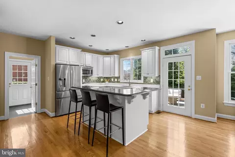 1584 Highland Glen Pl, Mclean, VA 22101 photo 6