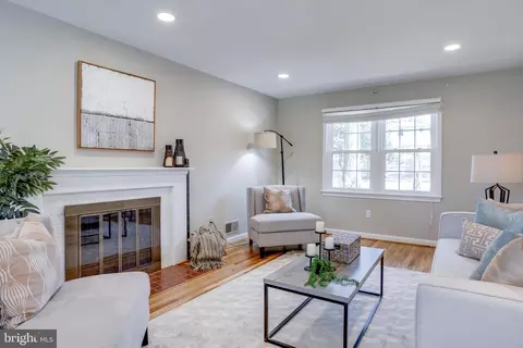 6615 Grey Fox Dr, Springfield, VA 22152 photo 2