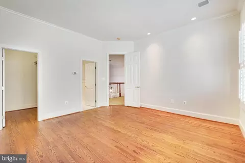 Bedroom - 1064 Silent Ridge Ct, Mclean, VA 22102 photo 7 of 9