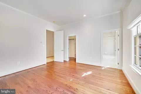 Bedroom - 1064 Silent Ridge Ct, Mclean, VA 22102 photo 5 of 9