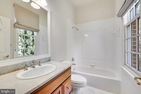 Bath - 1064 Silent Ridge Ct, Mclean, VA 22102 photo 8 of 9