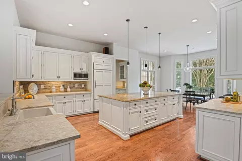 Kitchen - 1064 Silent Ridge Ct, Mclean, VA 22102 photo 3 of 6