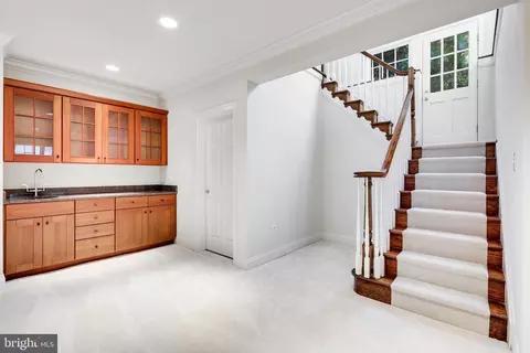 Entry Way - 1064 Silent Ridge Ct, Mclean, VA 22102 photo 5 of 5