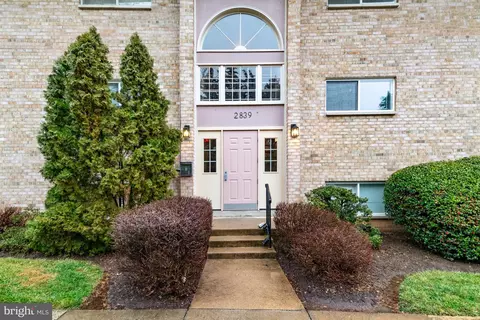 2839 Kalmia Lee Ct #A101, Falls Church, VA 22042