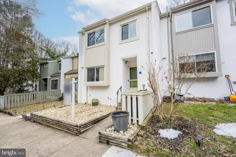 11714 Decade Ct, Reston, VA 20191 photo 3