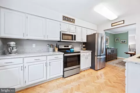 11714 Decade Ct, Reston, VA 20191 photo 6