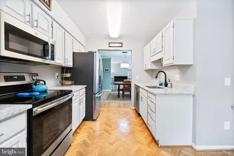 11714 Decade Ct, Reston, VA 20191 photo 7