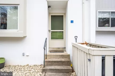 11714 Decade Ct, Reston, VA 20191 photo 4