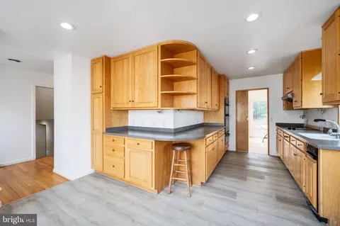 6232 Greeley Blvd, Springfield, VA 22152 photo 3