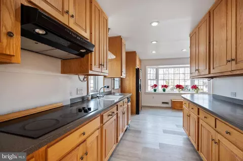 6232 Greeley Blvd, Springfield, VA 22152 photo 2