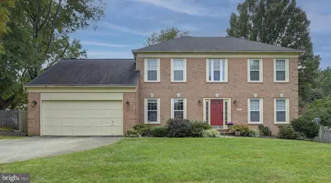 8911 Old Courthouse Rd, Vienna, VA 22182