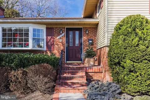 1830 Susquehannock Dr, Mclean, VA 22101 photo 2