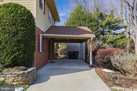 1830 Susquehannock Dr, Mclean, VA 22101 photo 3