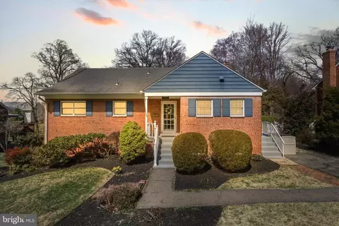 3106 Faber Dr, Falls Church, VA 22044