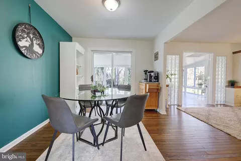 Dining - 8100 Saint David Ct, Springfield, VA 22153 photo 3 of 3