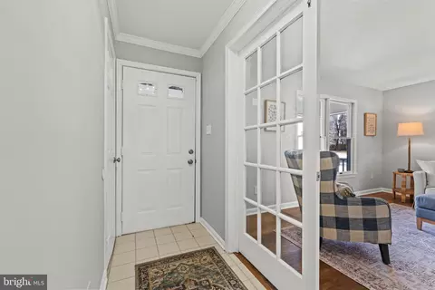 6725 Passageway Pl, Burke, VA 22015 photo 2