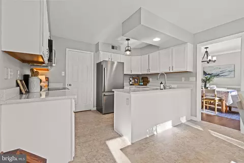 6725 Passageway Pl, Burke, VA 22015 photo 10