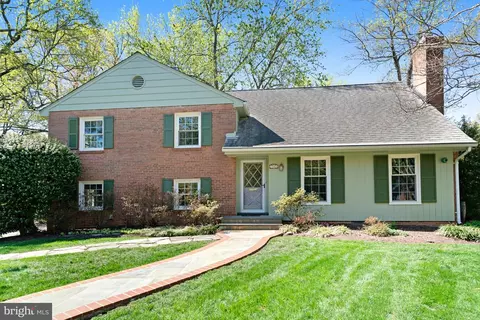 1801 Hackamore Ln, Alexandria, VA 22308