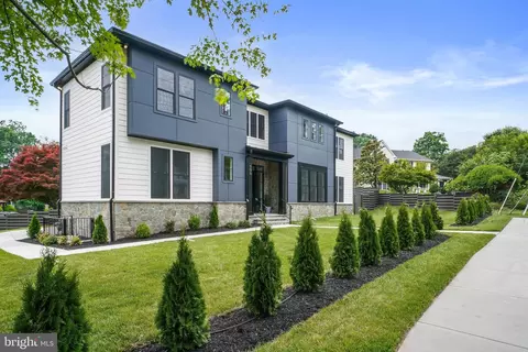 500 Malcolm Rd NW, Vienna, VA 22180