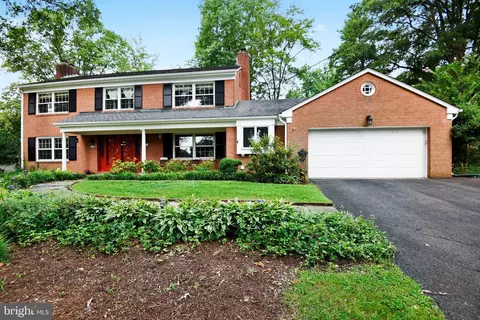 7408 Admiral Dr, Alexandria, VA 22307