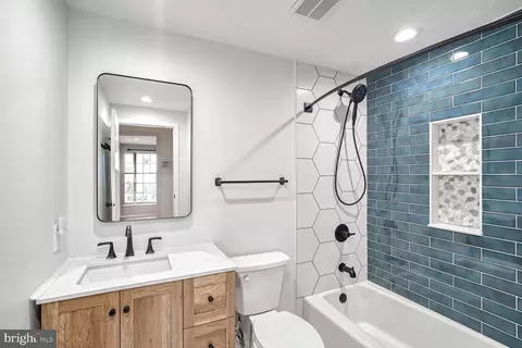 Bath - 10812 Split Oak Ln, Burke, VA 22015 photo 1 of 2