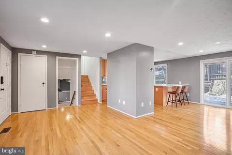 Living - 10812 Split Oak Ln, Burke, VA 22015 photo 1 of 3