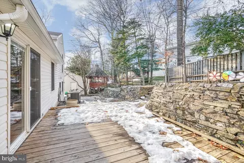 Exterior - 10812 Split Oak Ln, Burke, VA 22015 photo 4 of 4