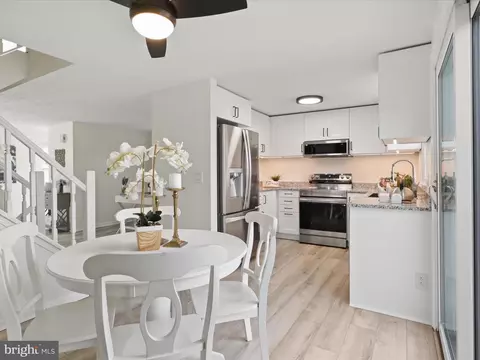 11758 Bayfield Ct, Reston, VA 20194 photo 2