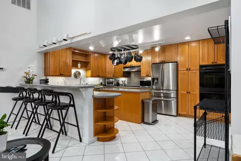 5206 Light St, Springfield, VA 22151