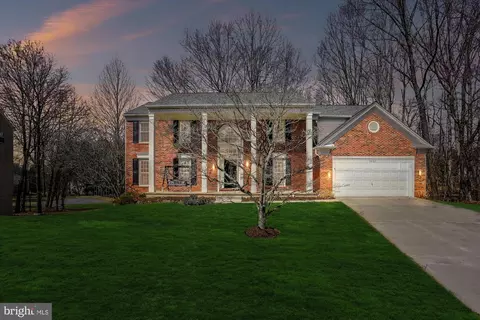 5402 Heatherford Ct, Fairfax, VA 22030