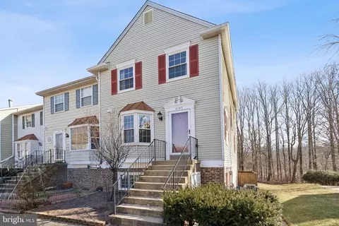 4145 Pleasant Meadow Ct, Chantilly, VA 20151