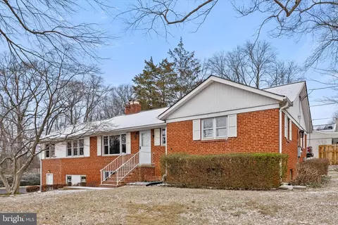 5801 Lane Dr, Alexandria, VA 22310