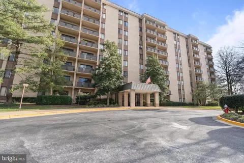3101 S Manchester St #404, Falls Church, VA 22044