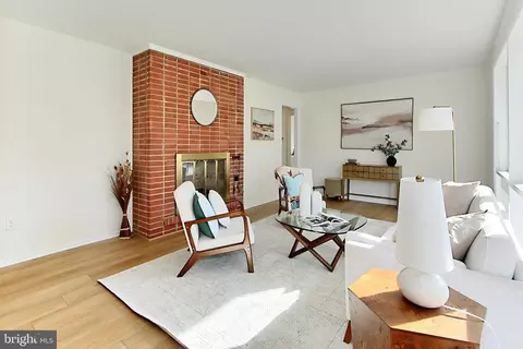 6710 Jerome St, Springfield, VA 22150 photo 4