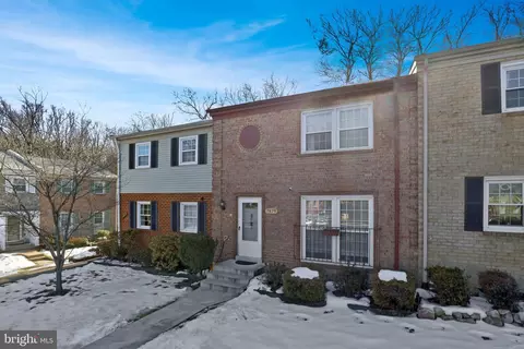 7479 Jayhawk St, Annandale, VA 22003