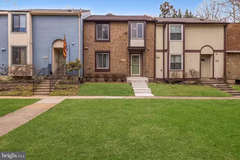 6051 Forrest Hollow Ln, Springfield, VA 22152