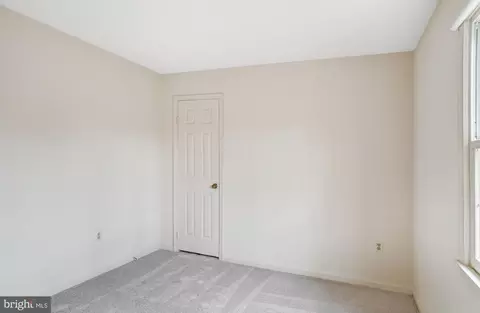 10708 Midsummer Dr, Reston, VA 20191 photo 25